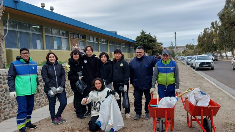 Urbana, Plogging y alumnos de la Escuela Nº 743 celebraron el Día de la Conciencia Ambiental