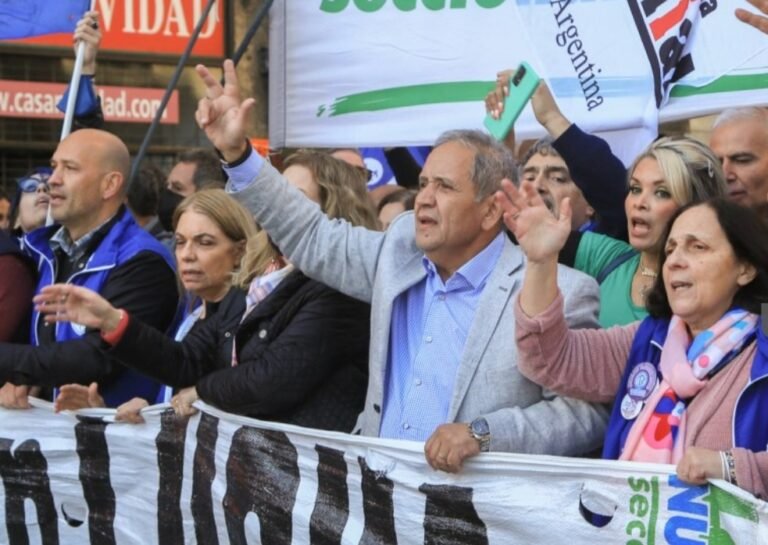 Bancarios consiguieron nuevo aumento: 420 mil pesos de sueldo inicial