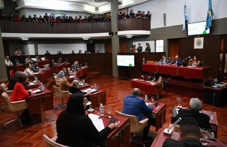 La Legislatura aprobó la Ley que asegura el financiamiento de los cuarteles de bomberos