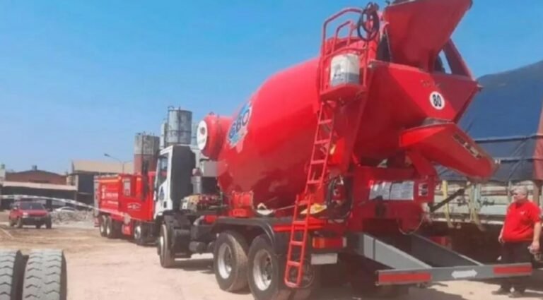 Tragedia: un obrero murió tras caerse a una mezcladora de cemento