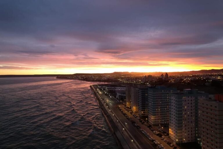 Lunes nublado y con viento