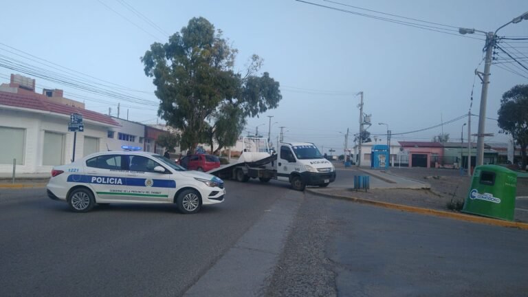 Alcoholizado chocó contra un poste de telefonía