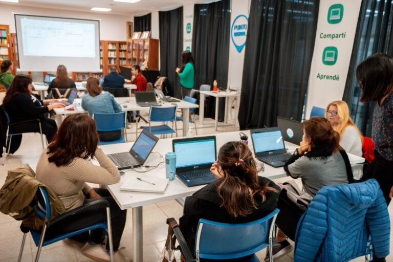 Llaman a inscripciones para participar de los últimos cursos del año del Programa Punto Digital