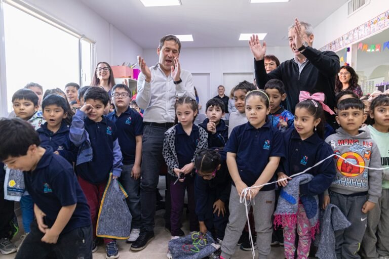 Presentaron el programa de Fundación Leer para los niños de la Escuela Municipal