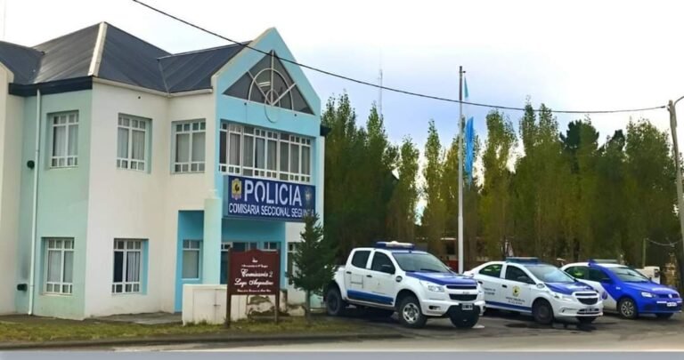 Secuestran casi un millón de pesos y cocaína en un allanamiento por un arma de fuego