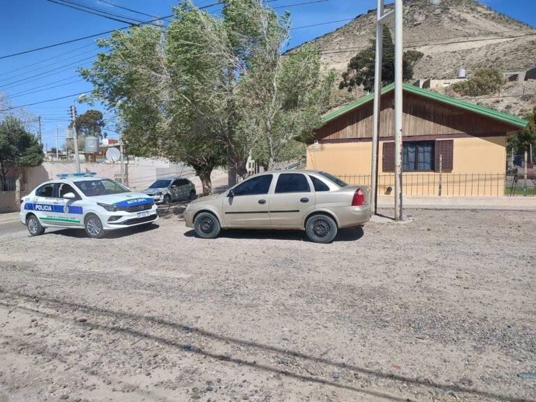 Detienen a tres delincuentes, entre ellos un menor, cuando intentaban robar una casa