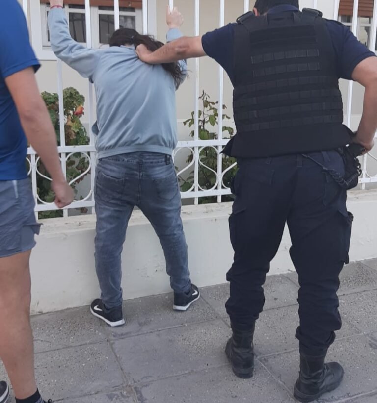 Persecución de vecinos para atrapar a un ladrón