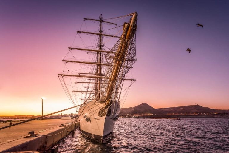 Comodoro Turismo lanzó un concurso fotográfico de la Fragata ARA Libertad