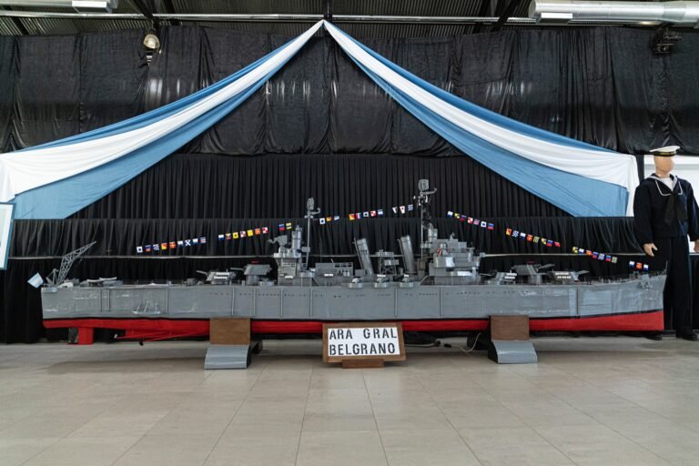 Quedó inaugurada la muestra de la maqueta Ara General Belgrano