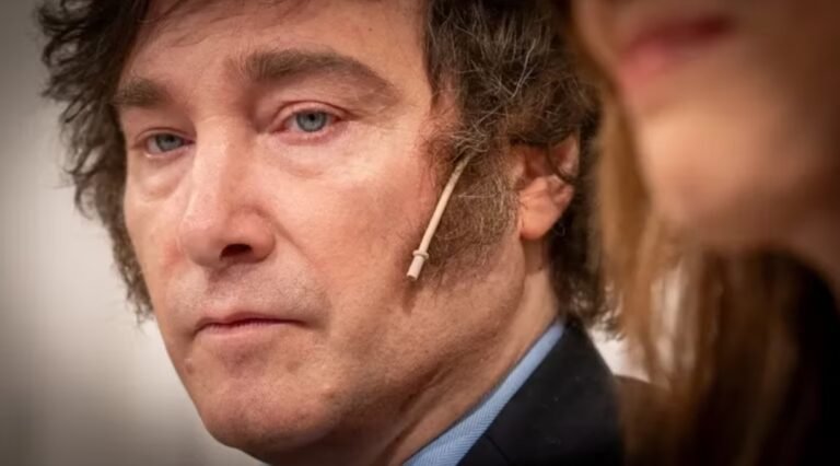 Milei fue denunciado por incitación a la violencia económica por sus dichos sobre el dólar