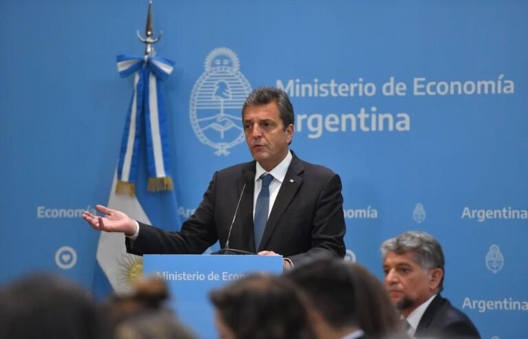Cambios en los planes sociales: los beneficiarios tendrán capacitación laboral obligatoria y control de contraprestación