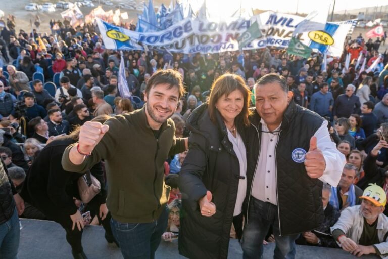 Torres: “Con Patricia vamos hacia un país ordenado y con educación”