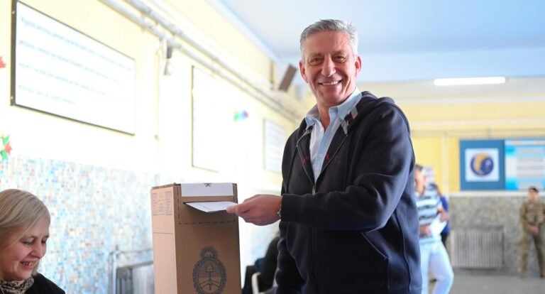 Arcioni emitió su último voto como Gobernador
