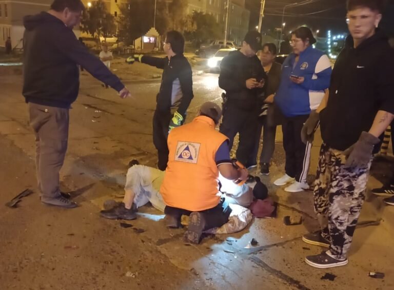 Reparaba un desperfecto mecánico y un conductor ebrio lo chocó con su camioneta