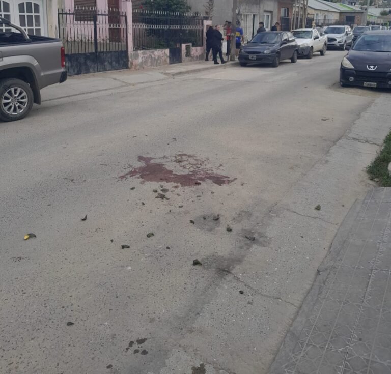 Robó una caja de herramientas y recibió una paliza