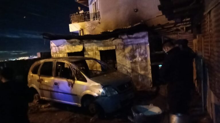 Familia perdió su vehículo y vivienda por un incendio