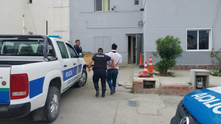 Lo detuvieron por intentar robar un fernet y dos Chandon