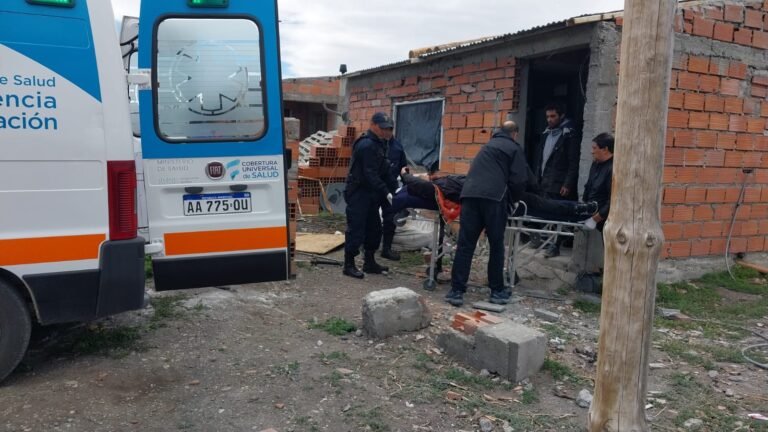 Conocido en el ámbito delictivo fue apuñalado y golpeado