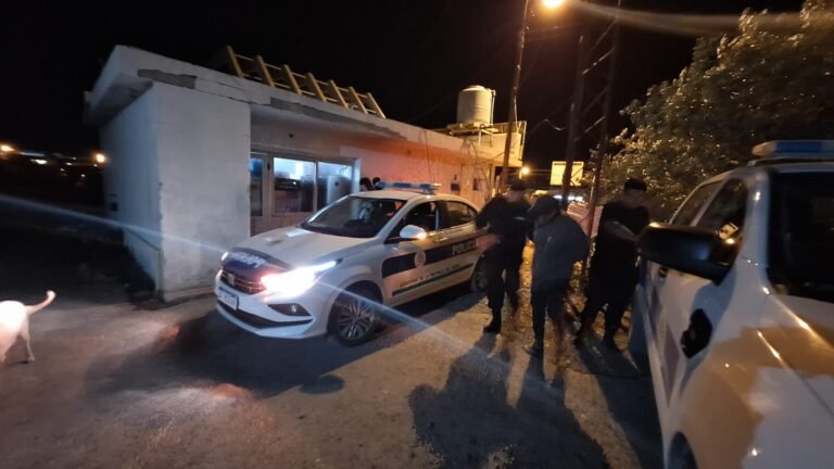 Fueron detenidos cuando transportaban un motor robado