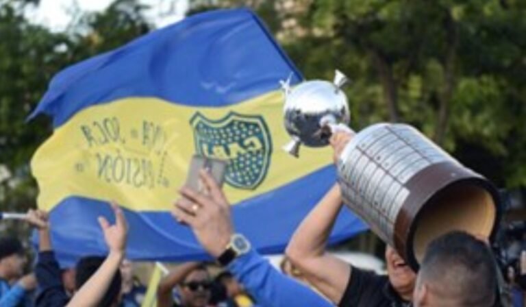 Le vendió la Play a su hijo para viajar a ver a Boca: “Él es de River, que ahora lo mire por tele”