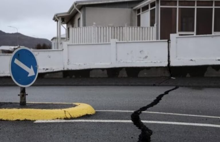 Islandia se prepara para una erupción volcánica que podría acabar con un pueblo