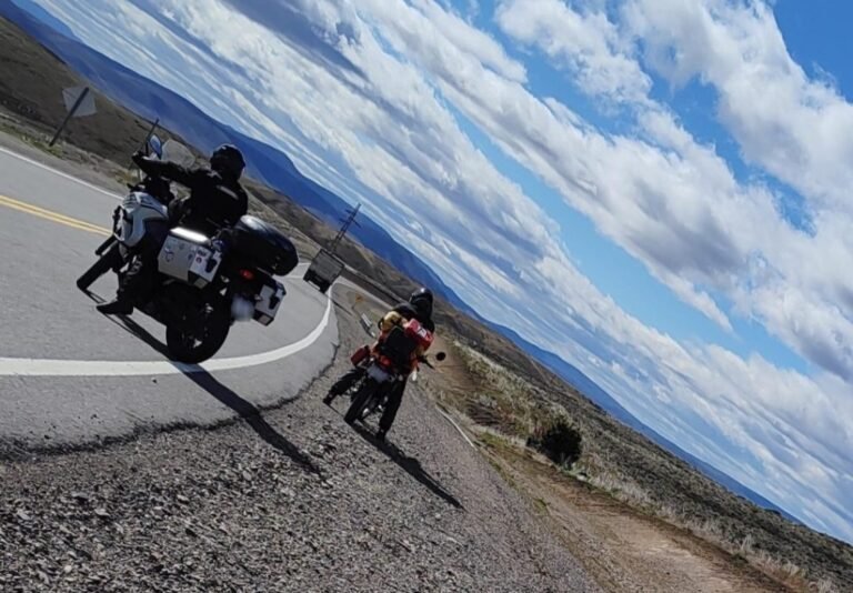 Por el viento, un motociclista se cayó en la Ruta 40 y perdió el conocimiento