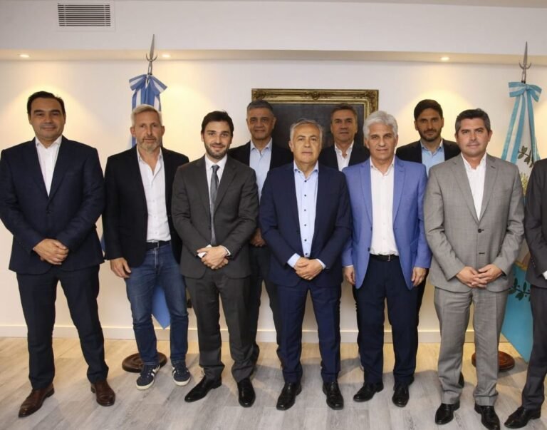 Torres se reunió con Massa, confirmó la compensación por ganancias y garantizó el aguinaldo