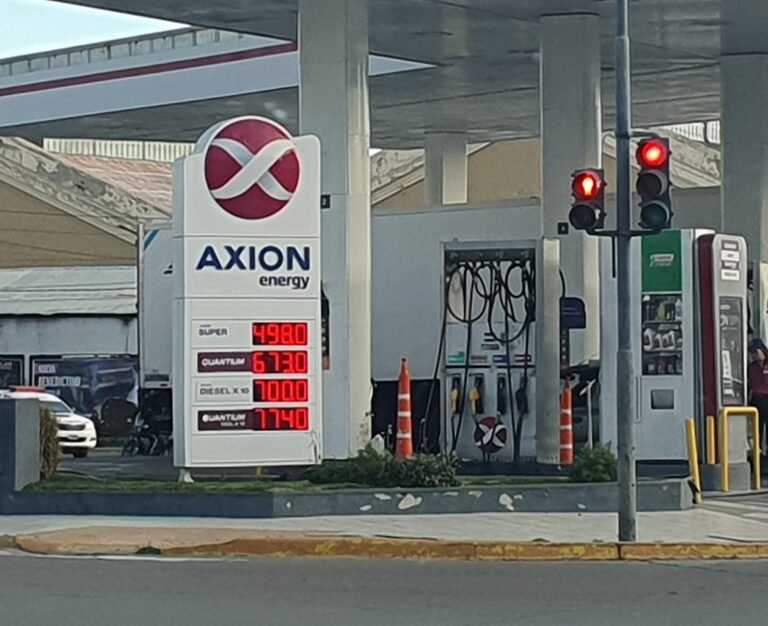 Los precios de la nafta y el gasoil aumentaron entre 35% y 40% en promedio