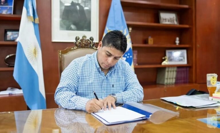 El gobernador de Santa Cruz anunció que no le pagará el sueldo a Alicia Kirchner: «Ordenaremos todo»