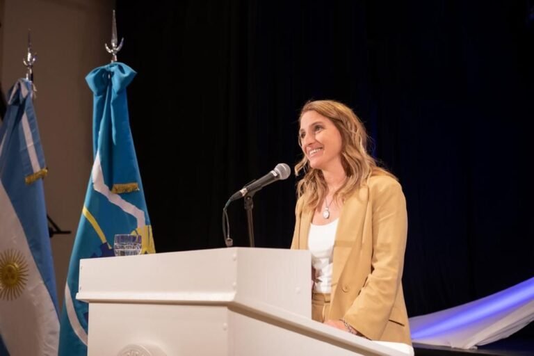 Mariel Peralta asumió como intendente