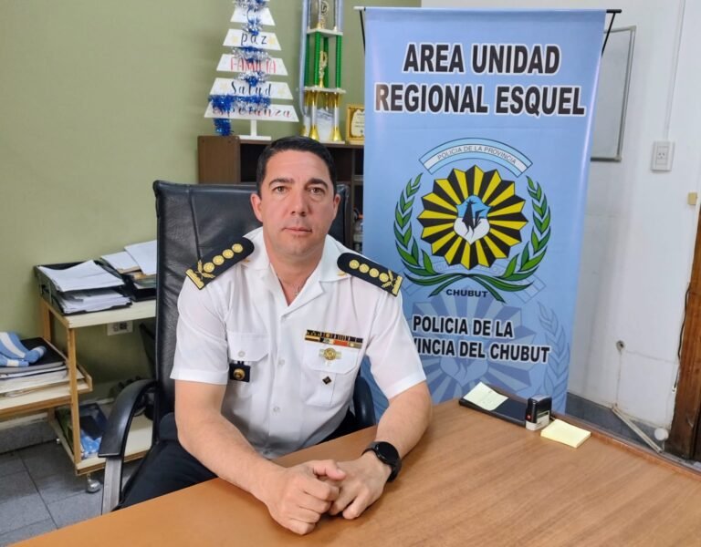 El jefe de la Policía del Chubut recorrió comisarías de la cordillera y coordinó líneas de trabajo