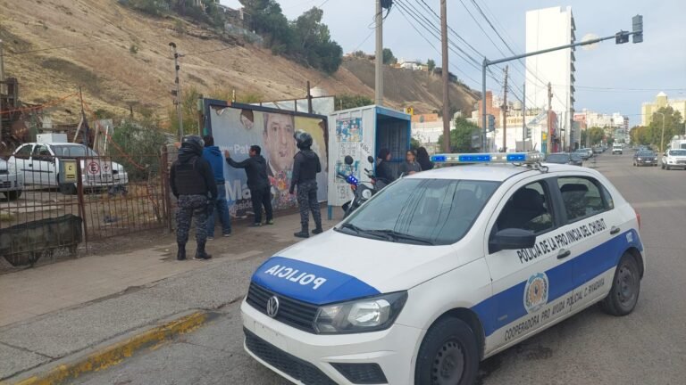 Entraron a robar cables en una escuela y terminaron tras las rejas