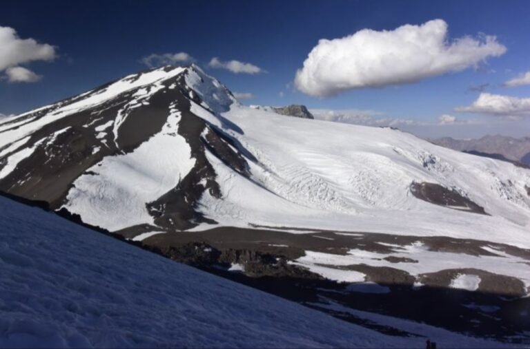 Desesperada búsqueda tres argentinos en la Cordillera de Los Andes