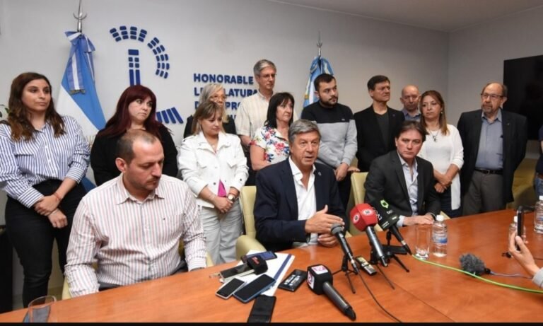 Menna: “Ha habido una mano negra y no vamos a permitir que se meta a nadie en la Legislatura por la ventana”