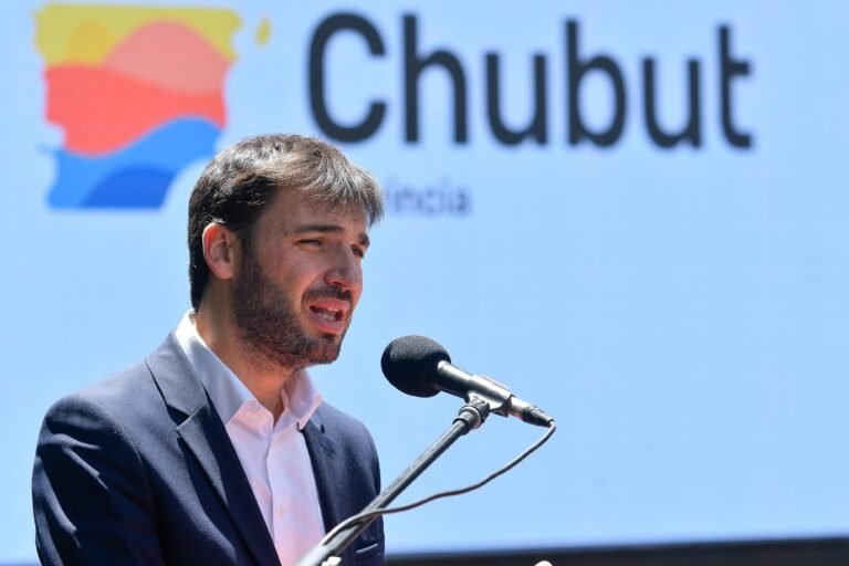Conferencia de prensa del gobernador Torres