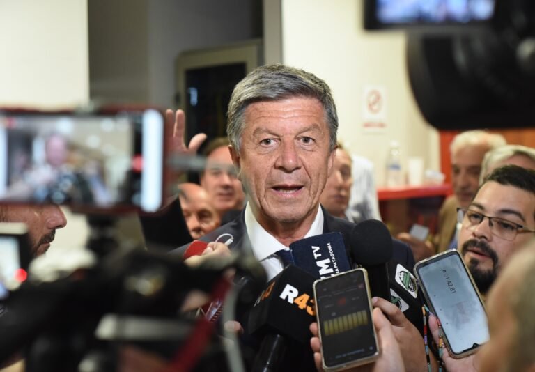 La Legislatura rechazó la resolución que impide insertar cargos como la tasa de bomberos en las facturas de servicios públicos