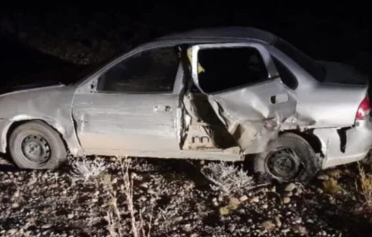 Fuerte choque entre un camión que se dirigía a Comodoro y un auto: hubo heridos