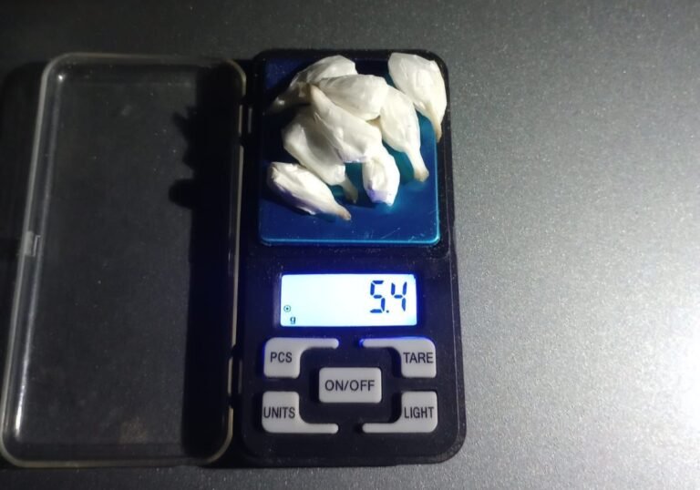 Lo descubrieron con nueve envoltorios con cocaína