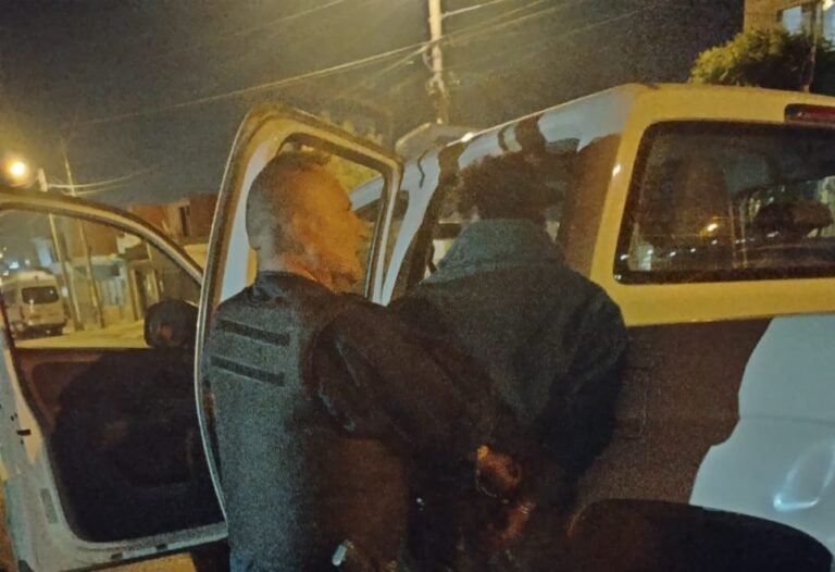 Amenazó a su pareja, la intentó apuñalar y fue detenido