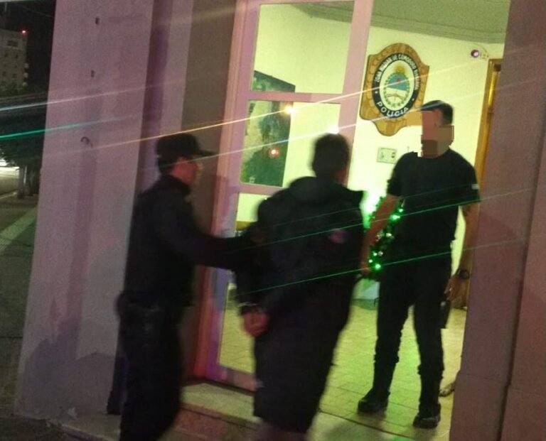 Dañaron el tráiler de salud y robaron una conservadora con medicamentos