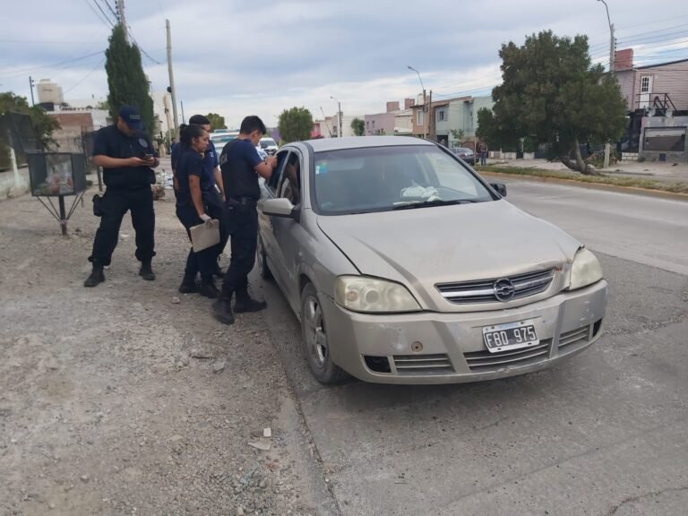 Los detuvieron cuando huían con elementos robados