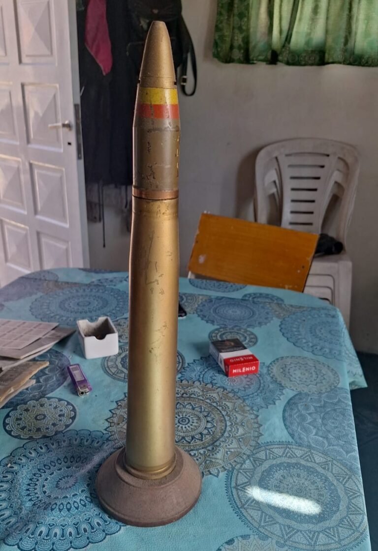 Fueron por una restricción familiar y encontraron una munición antiaérea