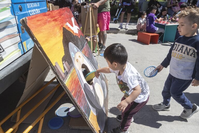 Plazas culturales, talleres, milonga, artesanos y diseñadores son parte de la agenda de verano