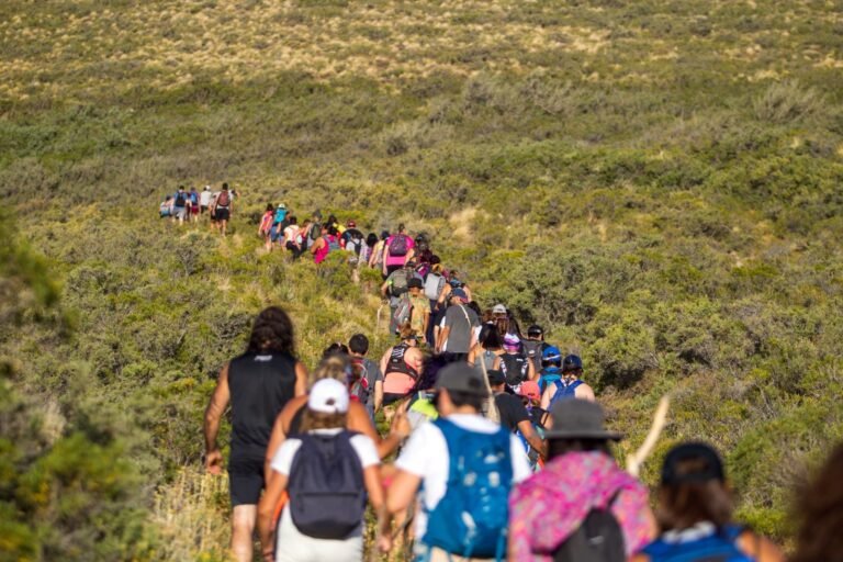 Trekking de la Luna Llena: Más de 200 personas disfrutaron de la 1era edición del 2024