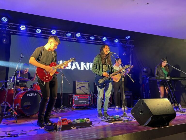 Comienza Plaza Joven, un espacio pensado para la juventud y la difusión de la música de Comodoro