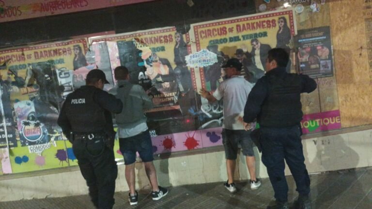 Dos jóvenes fueron detenidos tras intentar robar una moto en pleno Centro