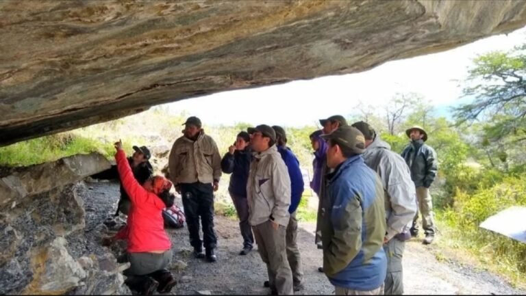 Repudiable: dañaron pinturas rupestres de 3 mil años de antigüedad