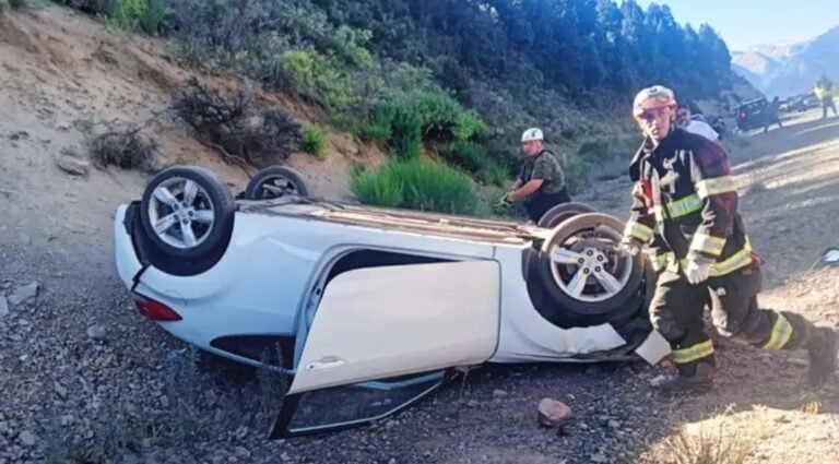 Ruta 40: un turista chileno volcó cerca de Villa La Angostura