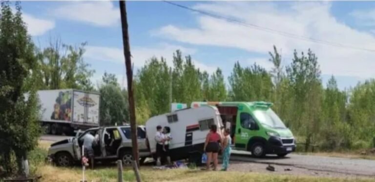 Una mujer de Rada Tilly con heridas graves tras el choque con un camión en Rio Negro