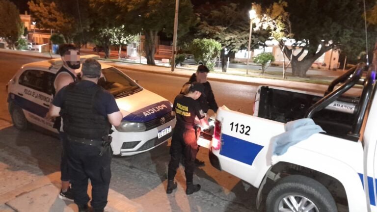 Caminaba por la Avenida Rivadavia con un arma de fuego